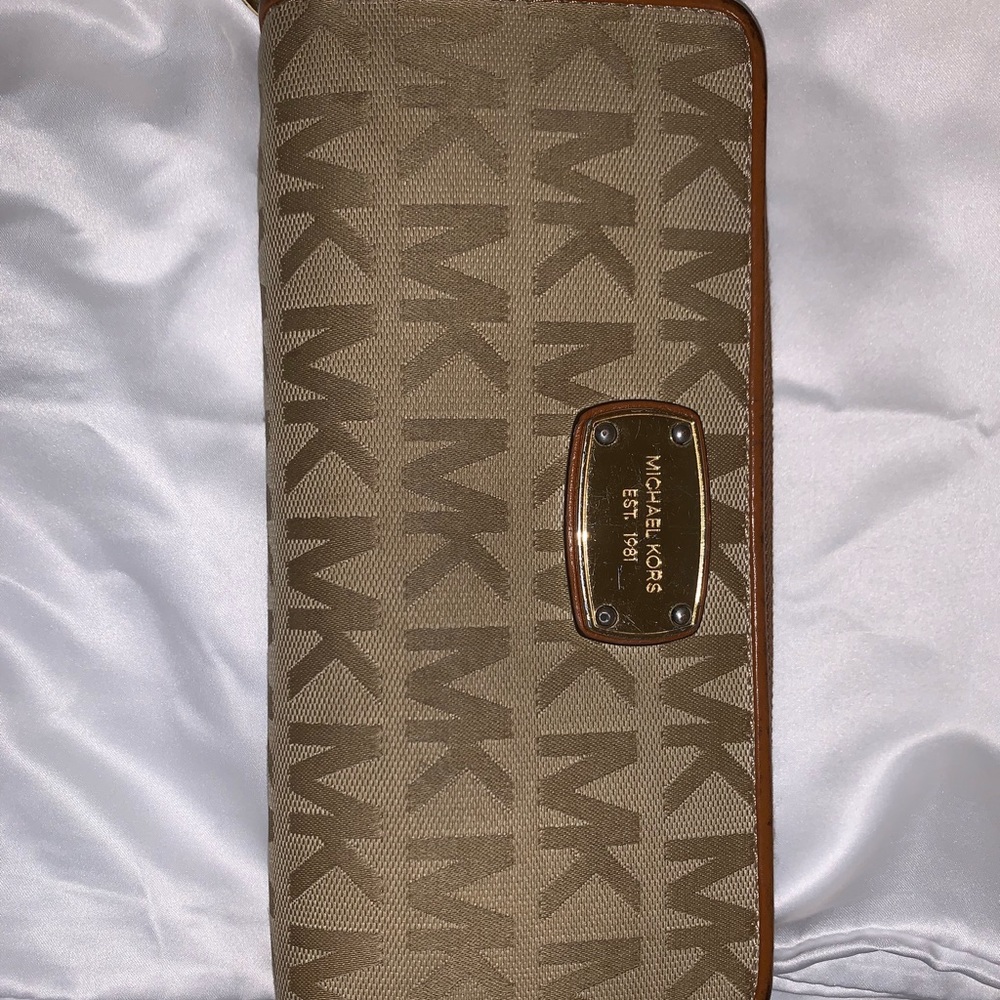 Michael Kors wallet